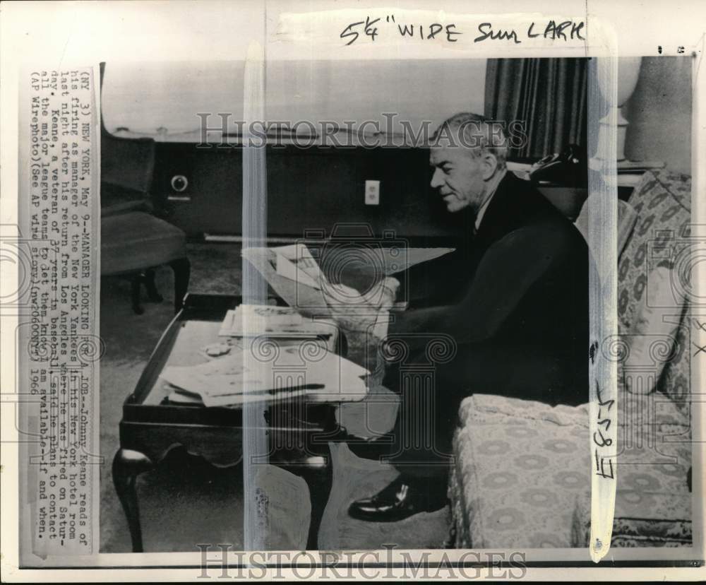 1966 Press Photo Major League Baseball Manager Johnny Keane In New York Hotel- Historic Images