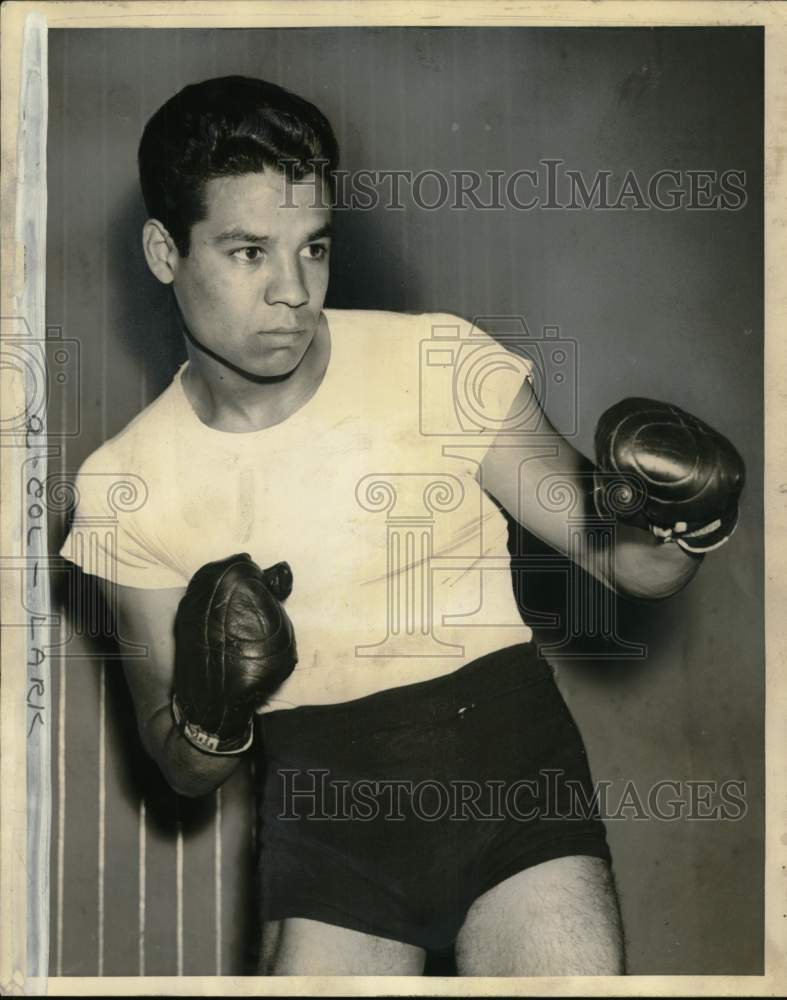 Press Photo Boxer Arturo Barron to debut in Northwest at Ice Arena - pis05789- Historic Images