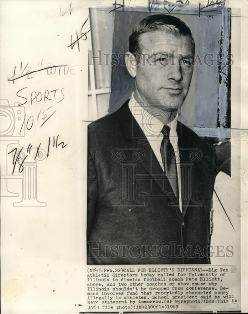 1963 Press Photo University of Illinois&#39; football coach Pete Elliott - pis05882- Historic Images