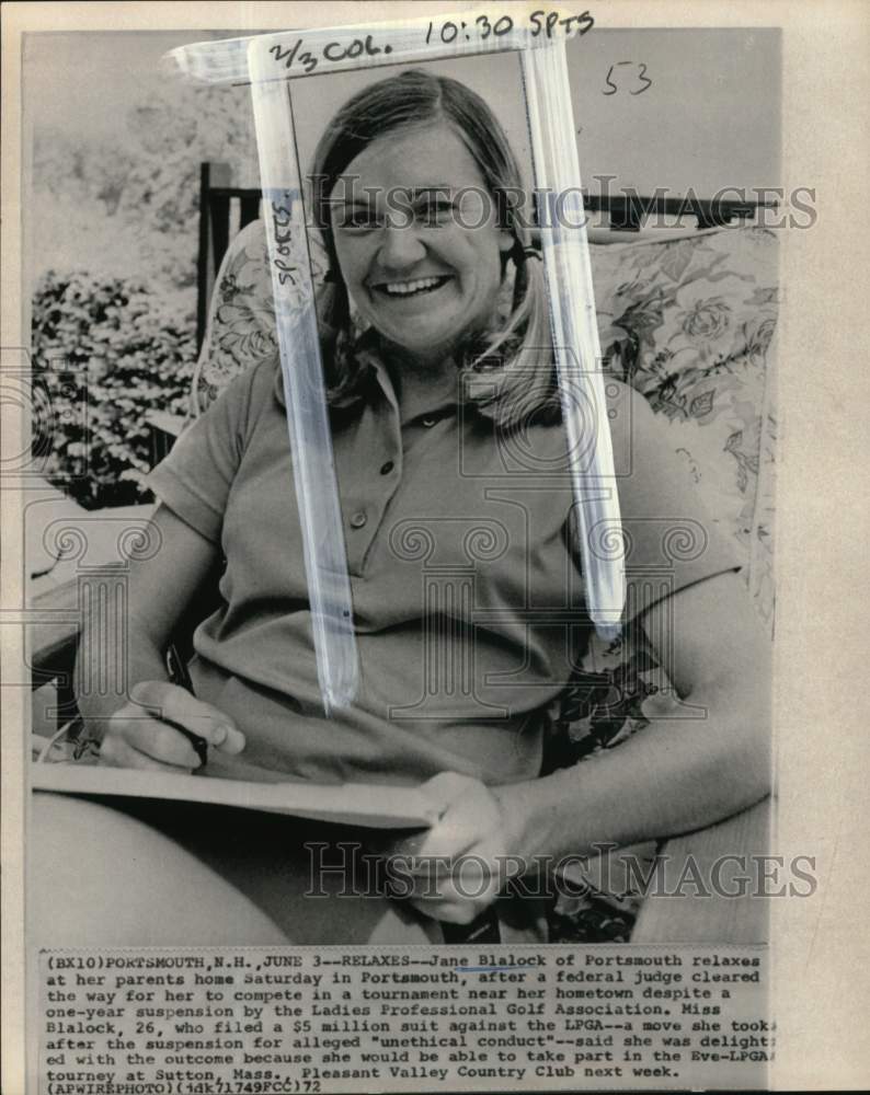 1972 Press Photo Golfer Jane Blalock at parents home, Portsmouth, New Hampshire- Historic Images