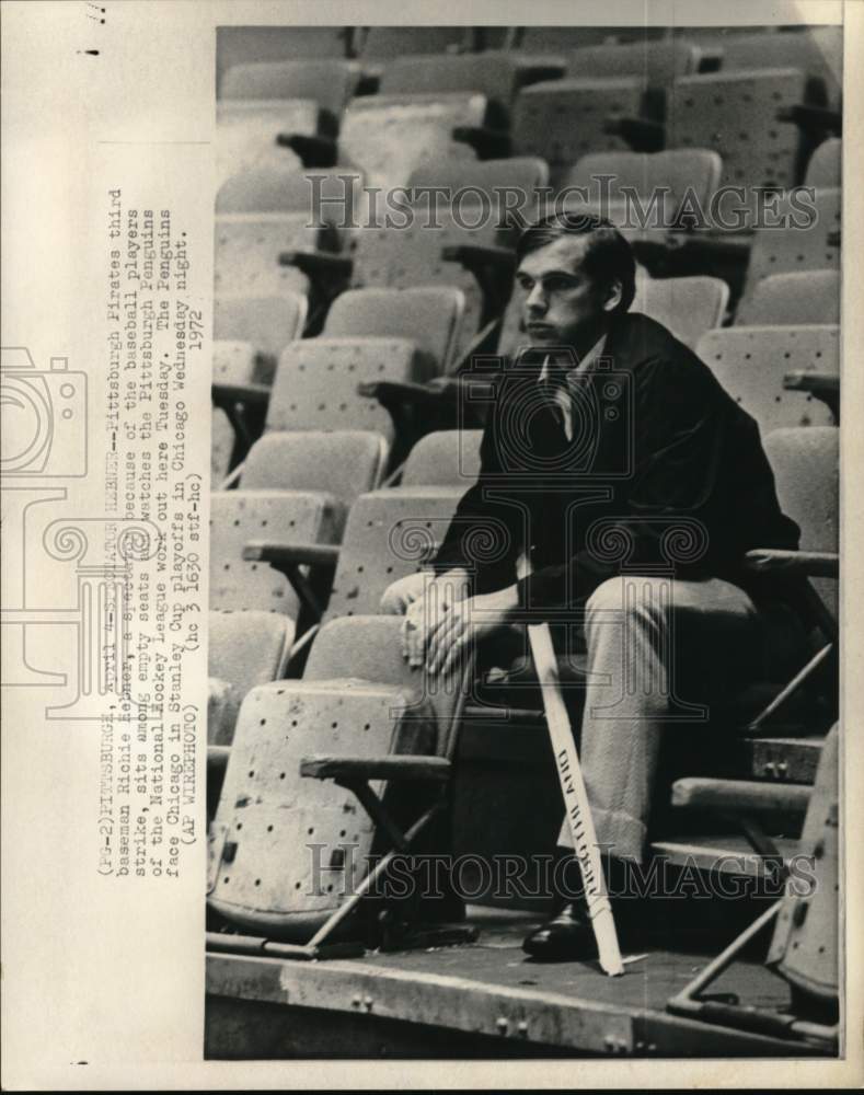 1972 Press Photo Baseball&#39;s Richie Hebner at hockey game, Pittsburgh, PA- Historic Images