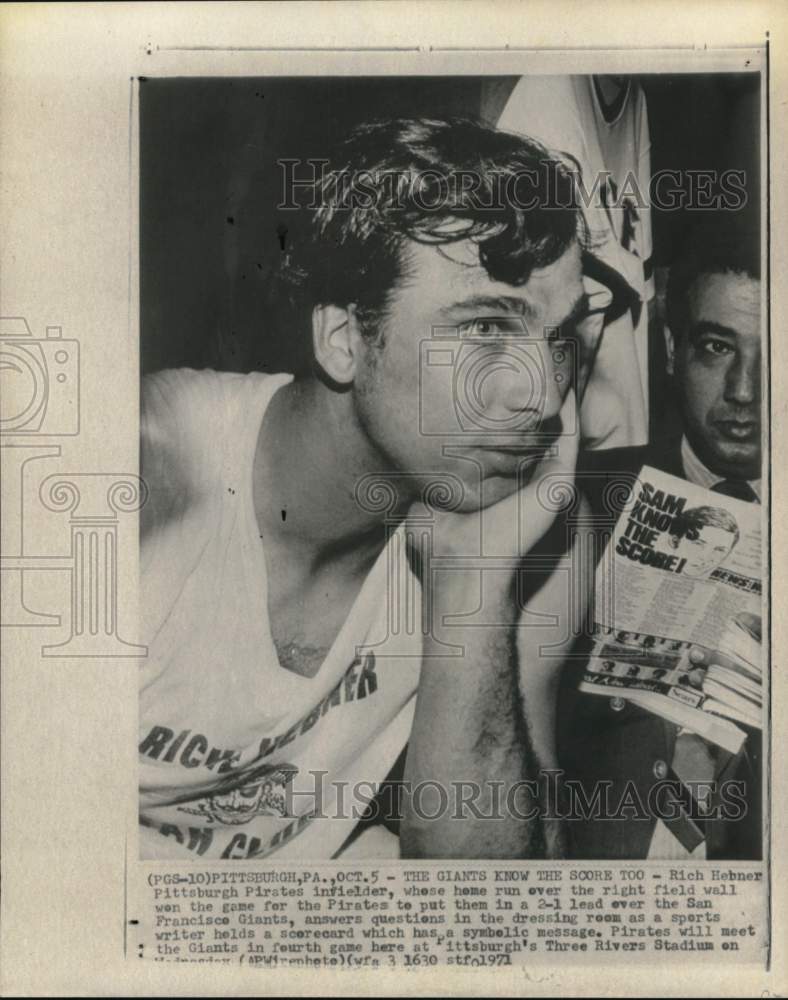 1971 Press Photo Pirates' Rich Hebner talks to sports writer, Baseball, PA- Historic Images