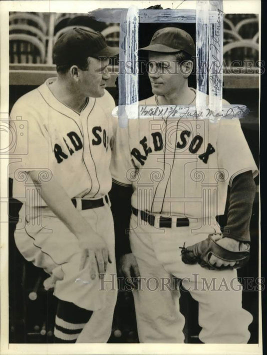 1940 Press Photo Red Sox manager Joe Cronin, pitcher Bill Fleming, baseball, MA- Historic Images