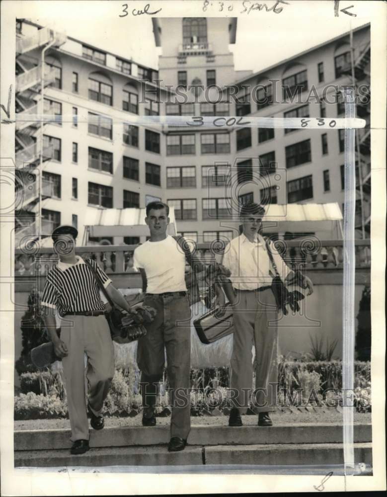 1949 Press Photo Golfers Bill Derickson, Jim Haverty, Larry White, Chicago, IL- Historic Images