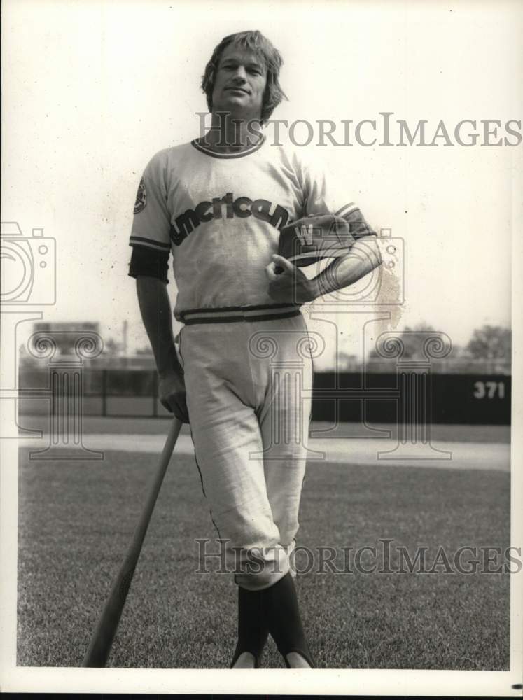 1977 Press Photo Sportscaster & former Yankee pitcher Jim Bouton, "Ball Four"- Historic Images