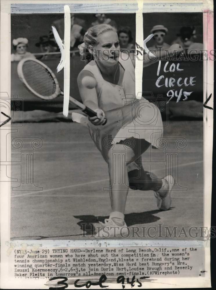 1955 Press Photo United States Tennis Player Darlene Hard At Wimbledon, England- Historic Images