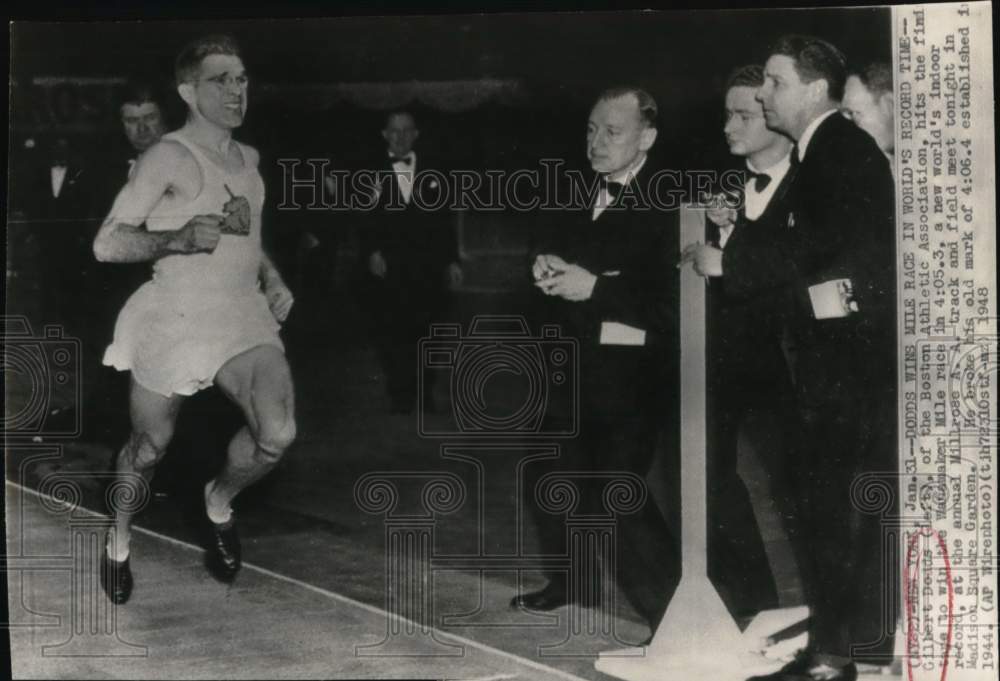 1948 Press Photo Runner Gilbert Dodds, Wanamaker Mile race, Millrose A. A., NY- Historic Images