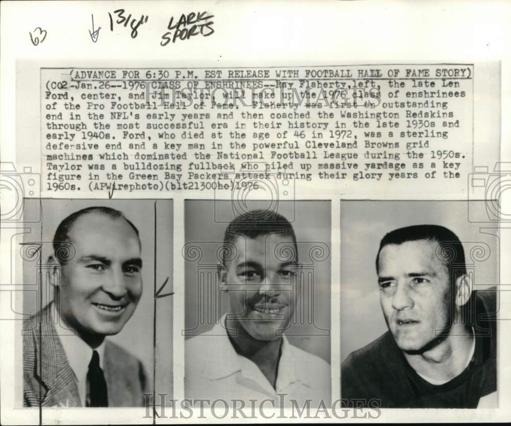 1976 Press Photo Ray Flaherty, Len Ford &amp; Jim Taylor, Pro Football Hall of Fame- Historic Images
