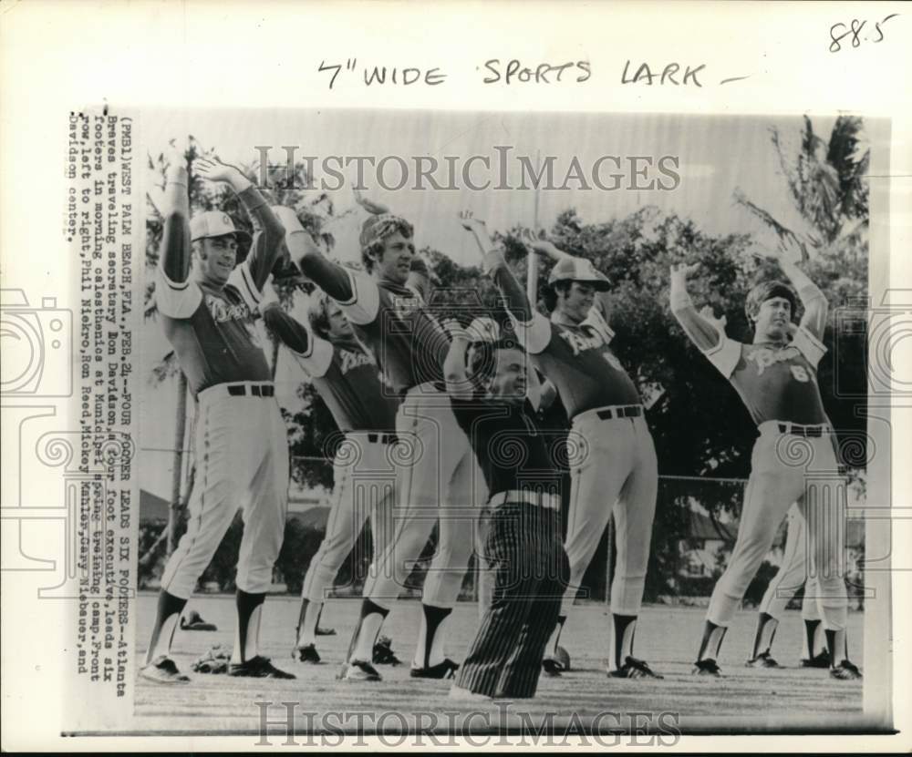 1975 Press Photo Atlanta Braves baseball team workout, West Palm Beach, Florida- Historic Images