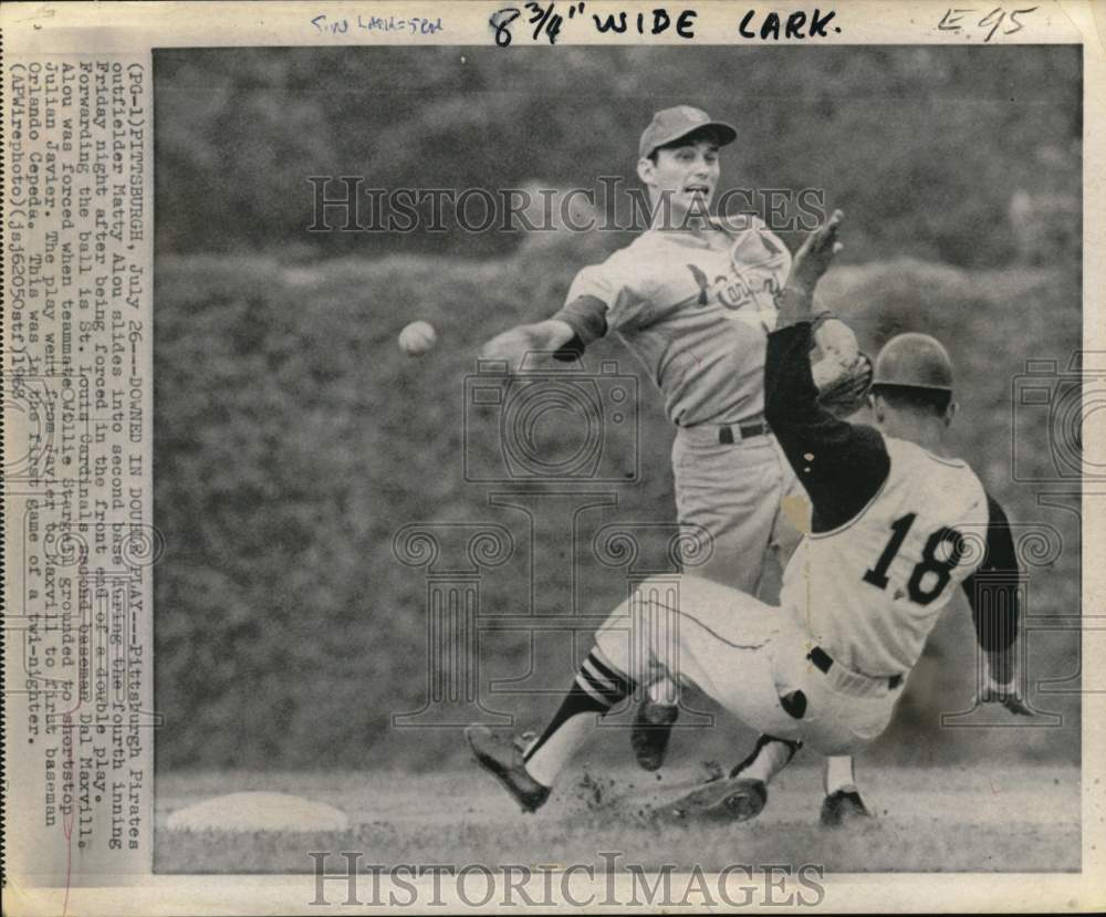 1968 Press Photo Matty Alou & Dal Maxvill in action, Baseball, Pittsburgh- Historic Images