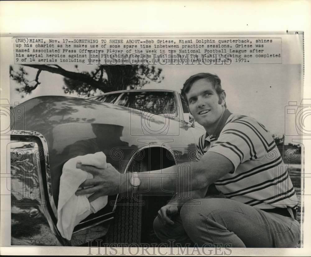 1971 Press Photo Miami Dolphins Football Team Quarterback Bob Griese Shining Car- Historic Images