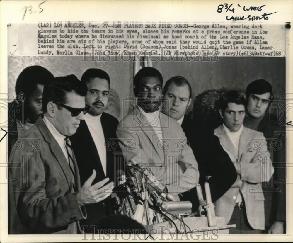 1968 Press Photo Ex-coach George Allen & Rams' football players with press, CA- Historic Images