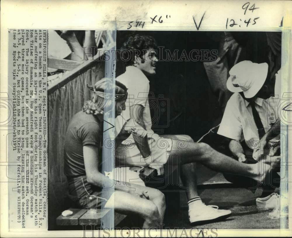 1971 Press Photo Tom Gorman, Dr. Dan Manfredi, US Open Tennis Championships, NY- Historic Images