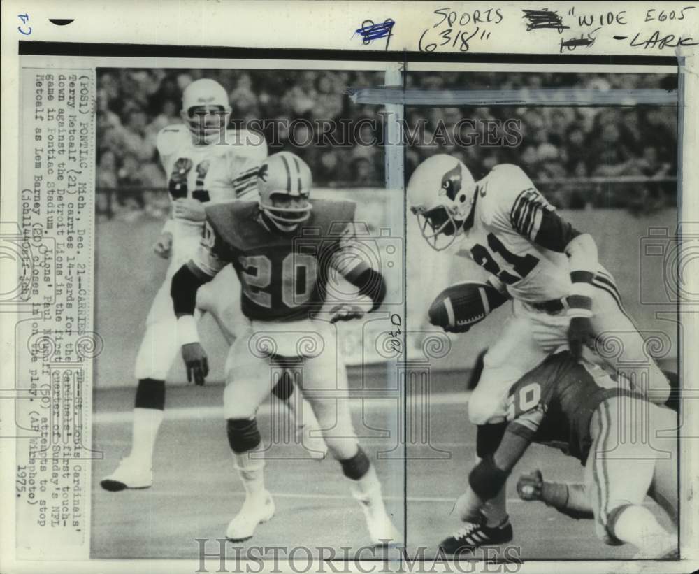 1975 Press Photo Cardinals' Terry Metcalf & others, Lions football game, MI- Historic Images