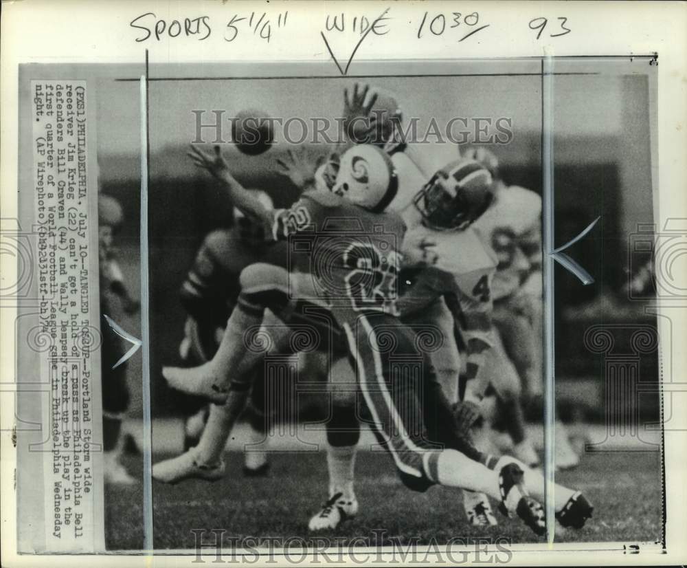 1974 Press Photo Storm's wide receiver Jim Krieg missed a pass, Philadelphia, PA- Historic Images