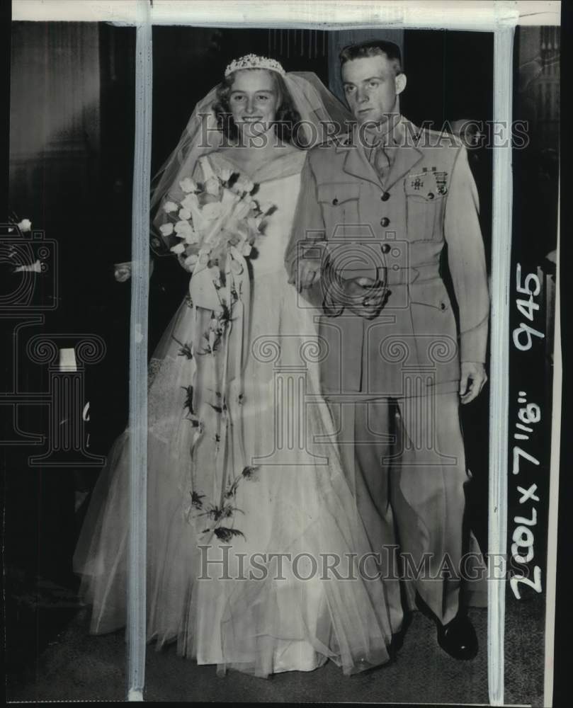 1954 Press Photo Swimmer Shirley May France & 2d Lt E. Douglas Smith married, MA- Historic Images