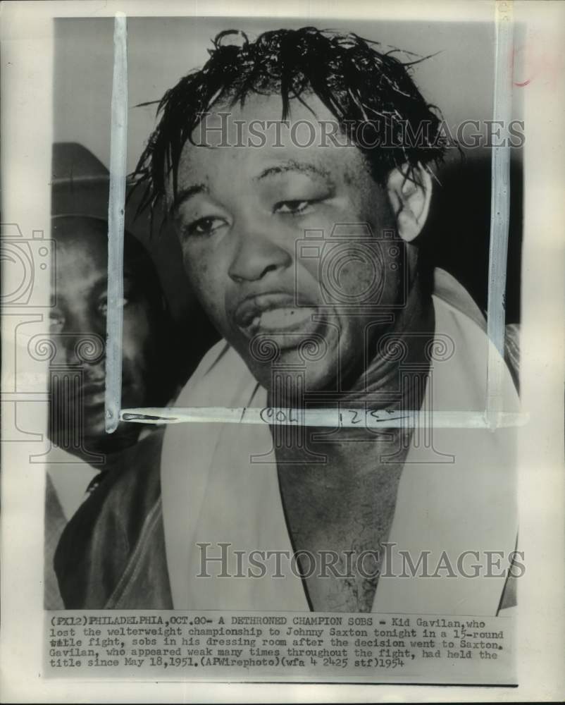 1954 Press Photo Kid Gavilan lost welterweight title belt, boxing, Philadelphia- Historic Images