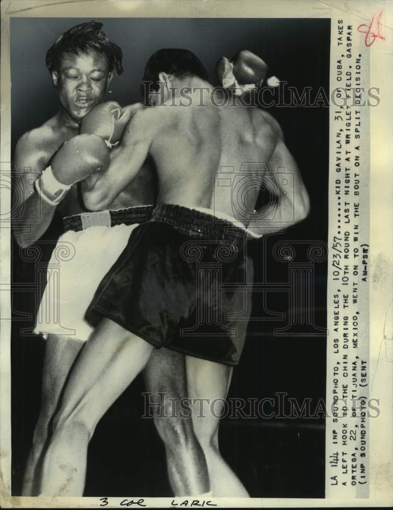 1957 Press Photo Gaspar Ortega defeats Kid Gavilan, boxing, Los Angeles- Historic Images