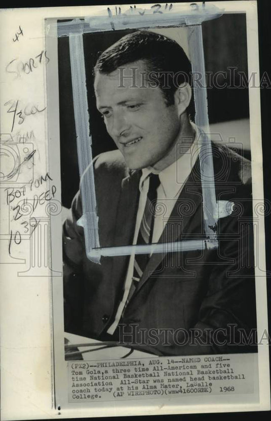 1968 Press Photo La Salle College's basketball head coach Tom Gola, Philadelphia- Historic Images