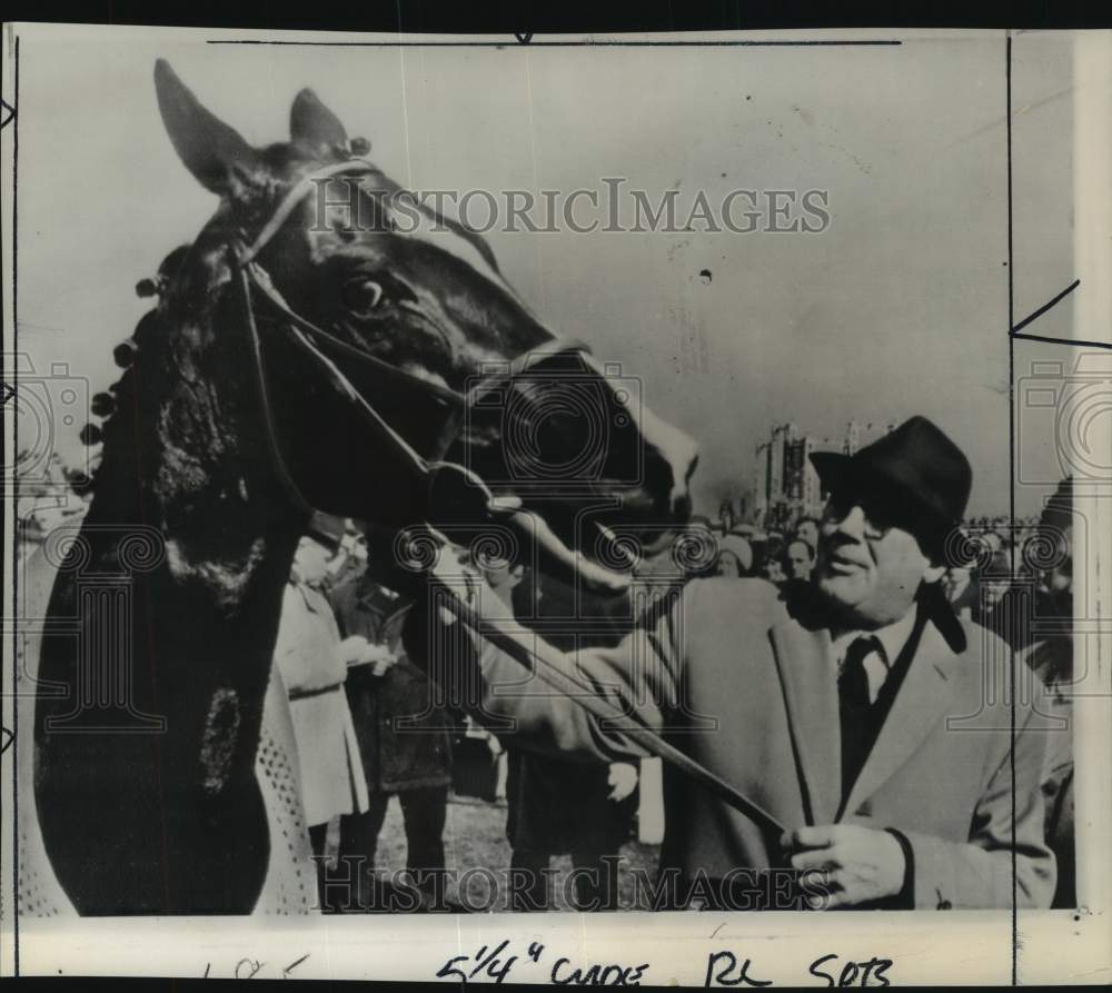 1967 Press Photo Racehorse Ben Novus &amp; owner J.N. Peatt, Doncaster, England- Historic Images