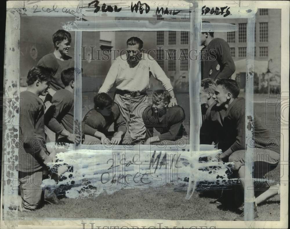 1943 Press Photo Coach O. E. (Babe) Hollingbery with football team - pis07814- Historic Images
