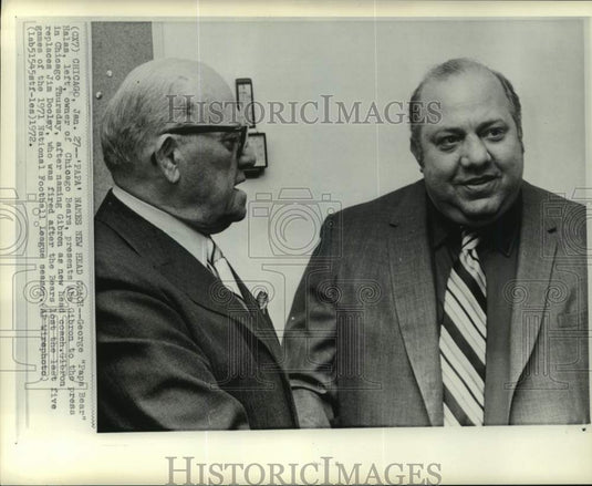 1972 Press Photo Bears' head George "Papa Bear" Halas, Abe Gibron, Chicago- Historic Images