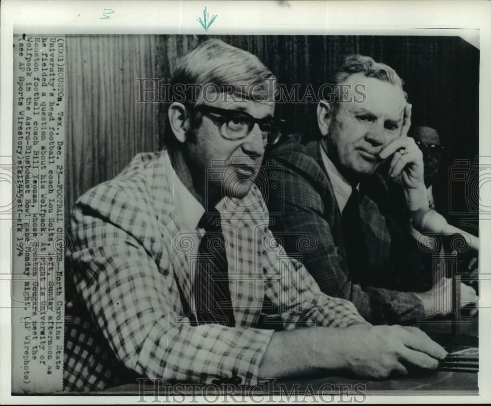 1974 Press Photo Wolfpacks&#39; Lou Holtz &amp; Cougars&#39; Bill Yeoman, football coach, TX- Historic Images