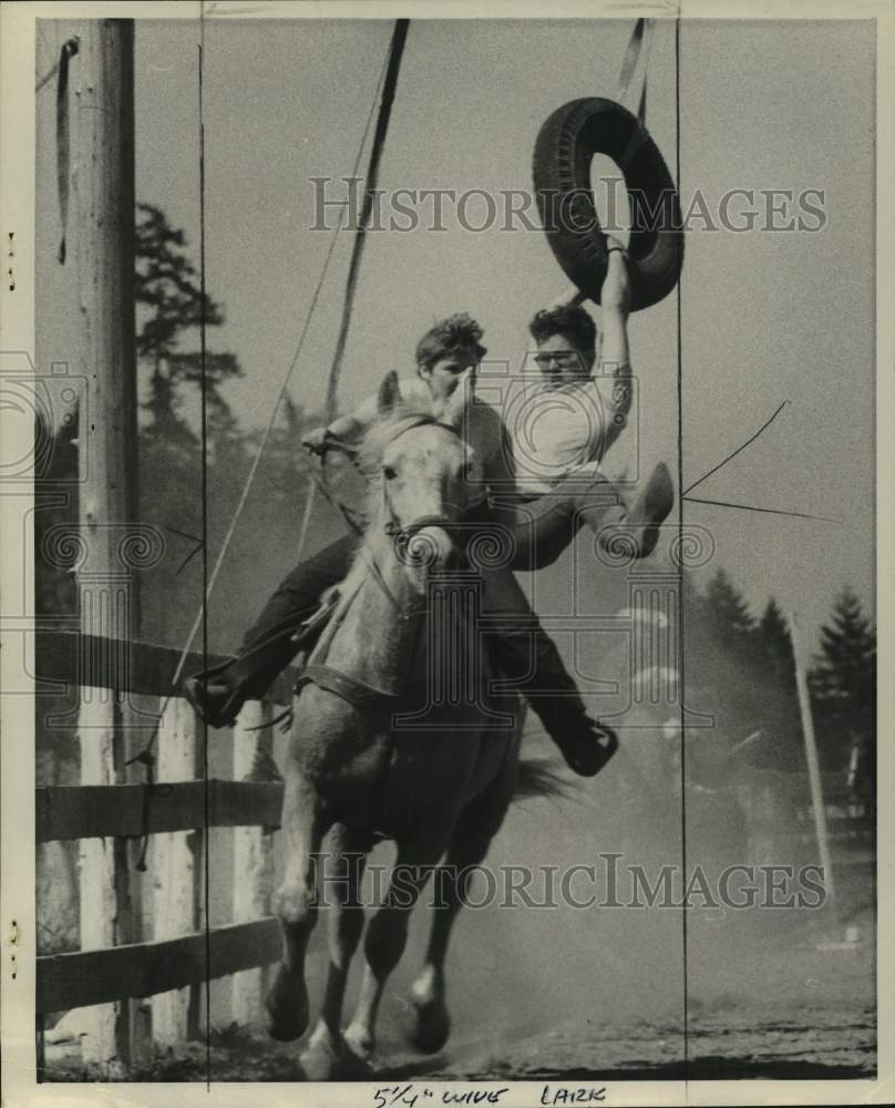 1968 Press Photo Participants of the Hangman race, Bremerton, Washington- Historic Images