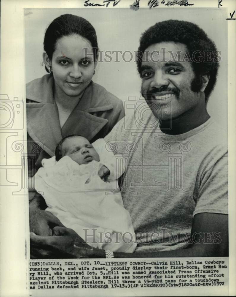 1972 Press Photo Cowboys&#39; Calvin Hill, wife Janet, newborn Grant Henry Hill- Historic Images