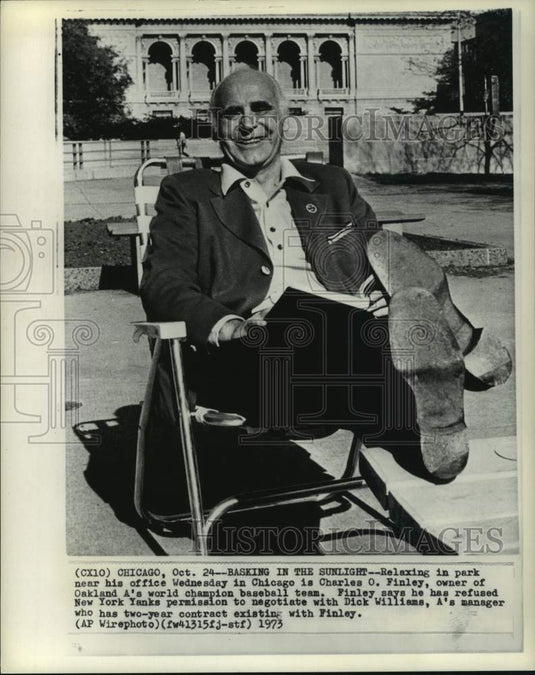 1973 Press Photo Oakland A's owner Charles O Finley at a park, Baseball, Chicago- Historic Images