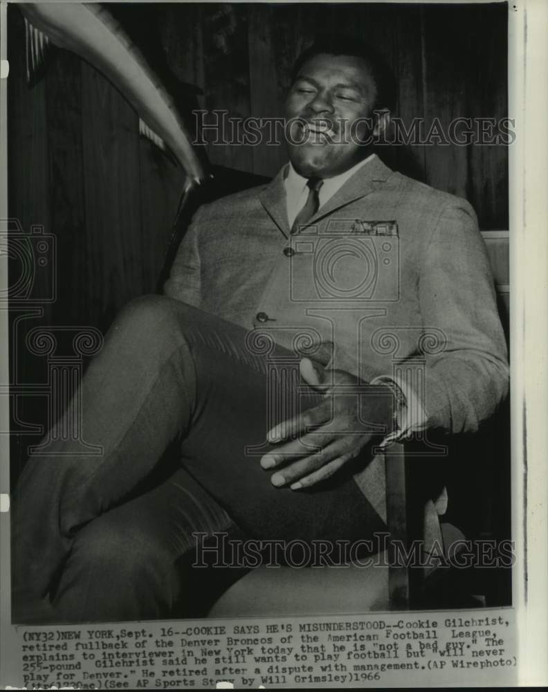 1966 Press Photo Fullback Football Player Cookie Gilchrist on his interview, NY- Historic Images
