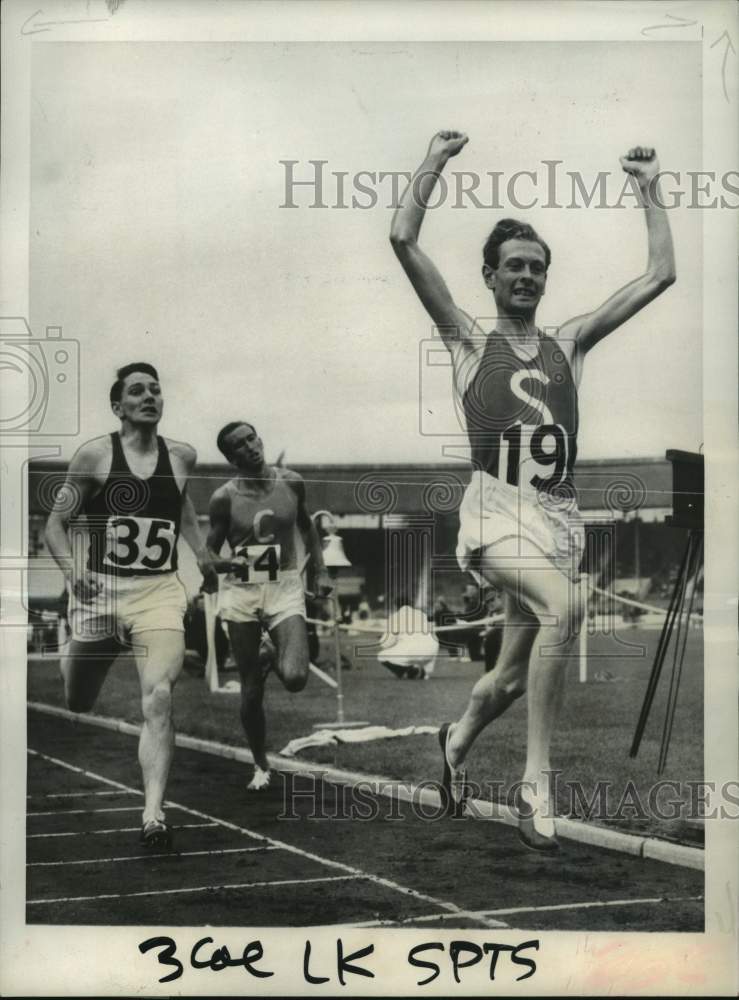 1958 Press Photo Track star Brian Hewson wins British Amateur Athletic, London- Historic Images