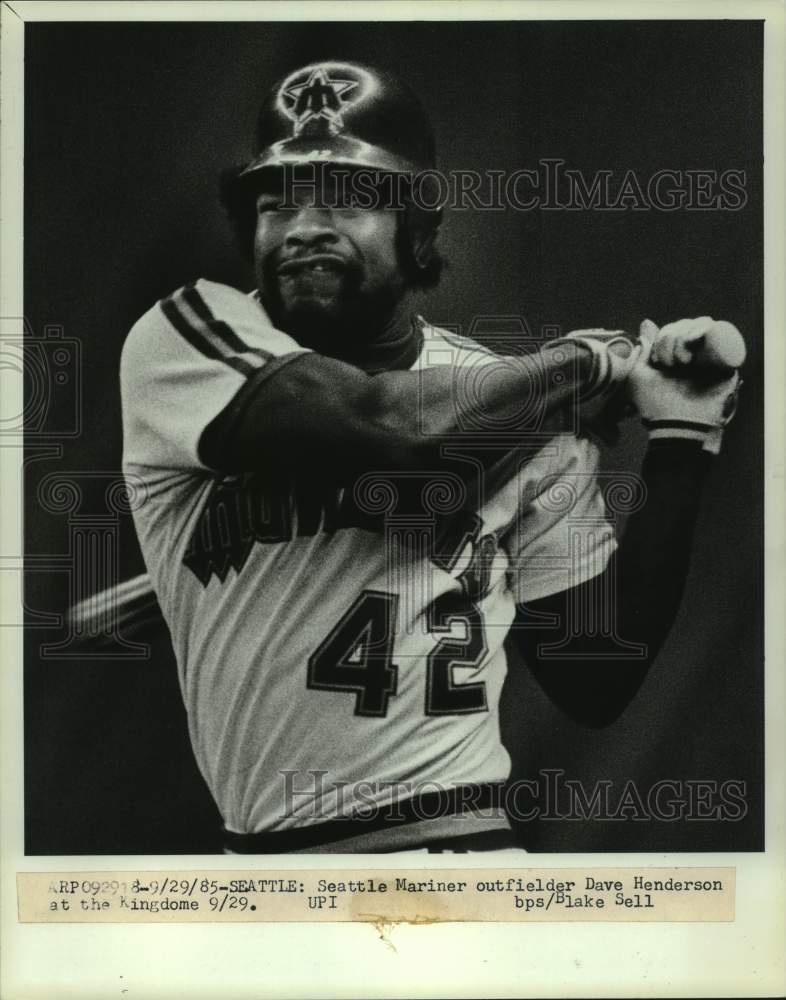 1985 Press Photo Seattle. Seattle Mariner outfielder Dave Henderson, baseball- Historic Images