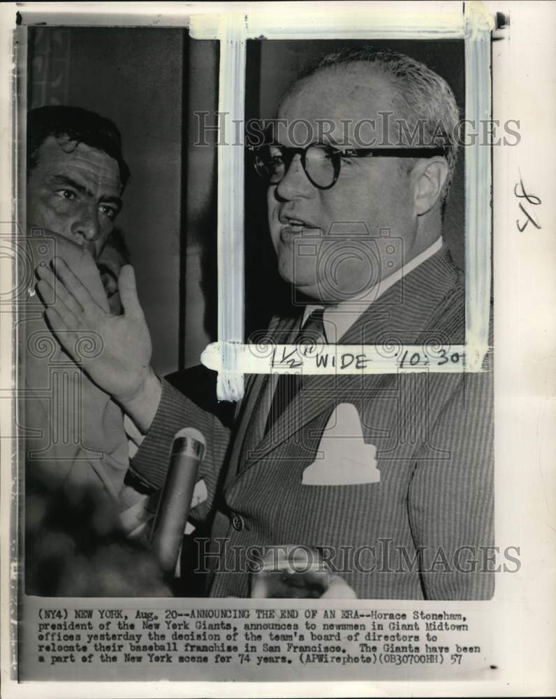 1957 Press Photo Giants&#39; president Horace Stoneham with press, Football, NY- Historic Images