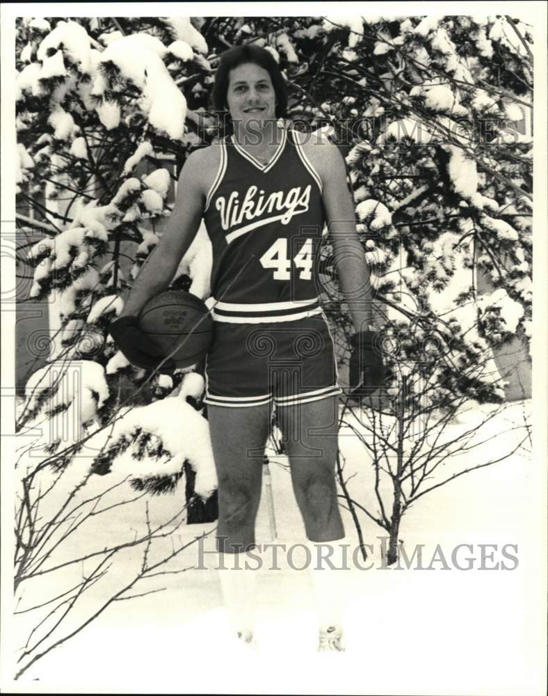 1982 Press Photo Western Washington University Viking Basketball Star Greg Snow- Historic Images