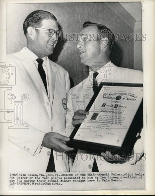 1962 Press Photo Golf Association President Lou Strong With Golfer Arnold Palmer- Historic Images
