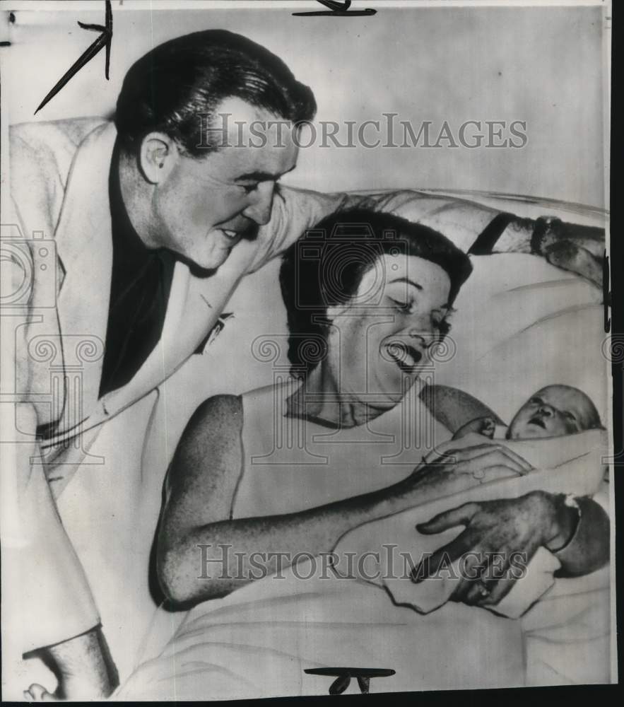 1949 Press Photo Football coach Frank Leahy with wife &amp; newborn son, Indiana- Historic Images