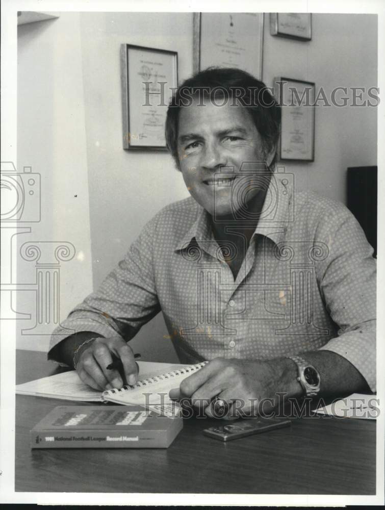 1985 Press Photo American Broadcasting Company's Sportscaster Frank Gifford- Historic Images