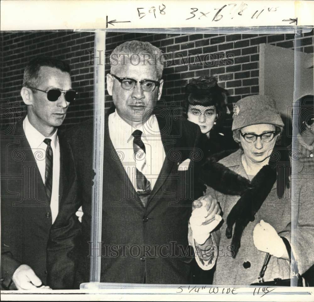 1967 Press Photo Parents Of Dead Astronaut Roger Chaffee Leave Church In Texas- Historic Images