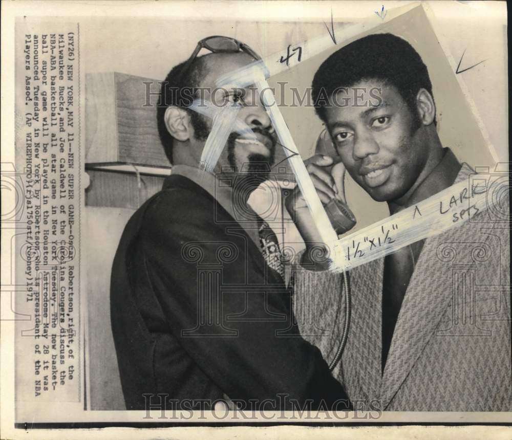 1971 Press Photo Professional Basketball Players Joe Caldwell, Oscar Robertson- Historic Images