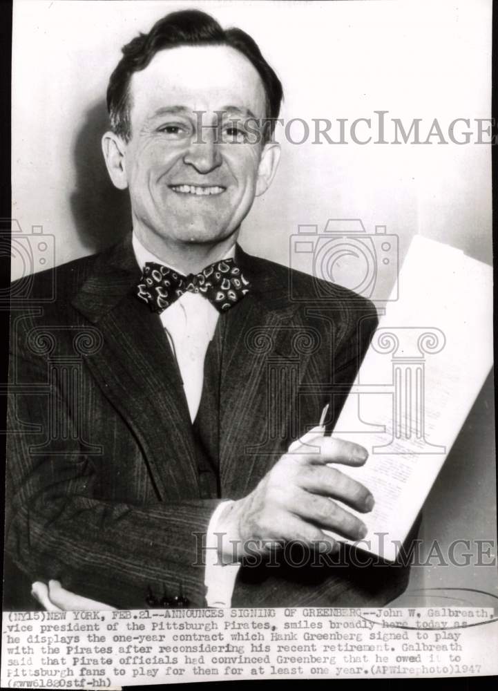 1947 Press Photo Pirates Official John Galbreath with Hank Greenberg Contract- Historic Images