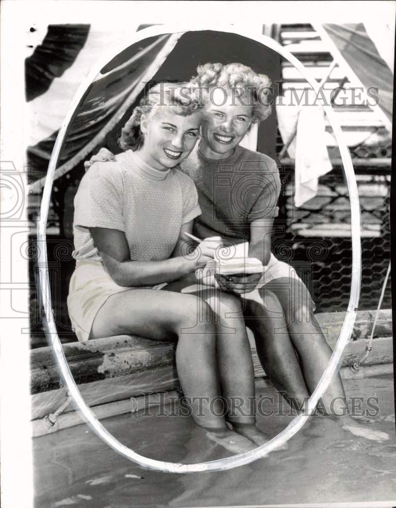 1949 Press Photo Golfers Marlene Bauer and Sister Alice - pis22647- Historic Images