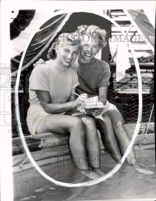 1949 Press Photo Golfers Marlene Bauer and Sister Alice - pis22647- Historic Images