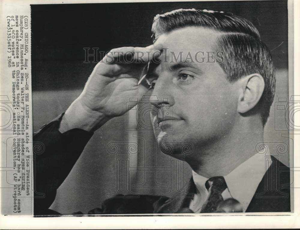1968 Press Photo Minnesota Senator Walter F. Mondale, Chicago - piw08484- Historic Images