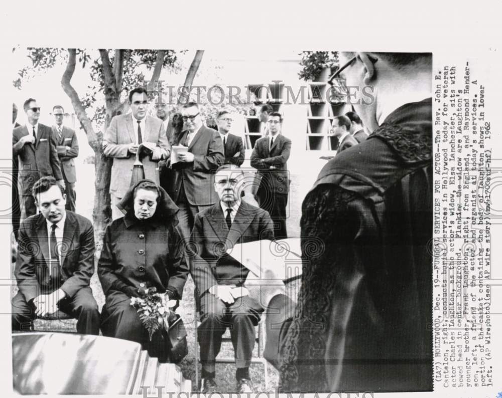 1962 Press Photo Scene at actor Charles Laughton's funeral service in Hollywood- Historic Images