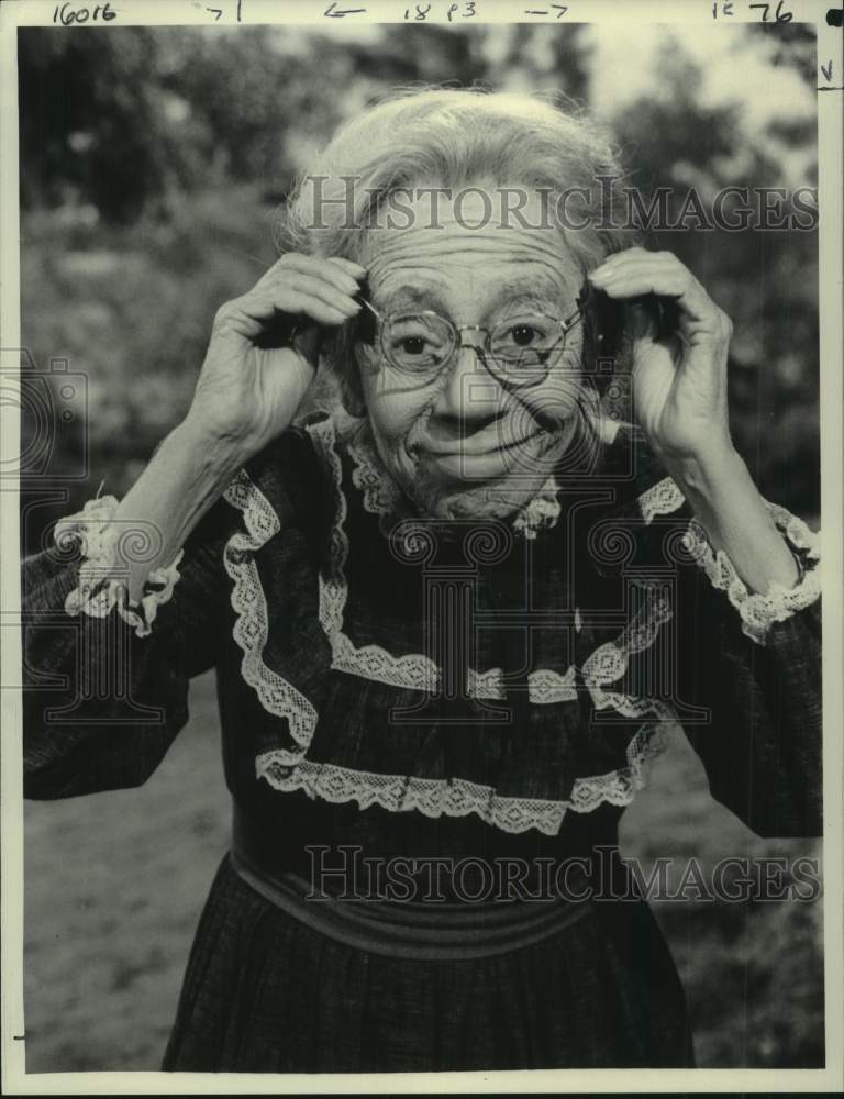 1984 Press Photo Actress Imogene Coca in &quot;Return of the Beverly Hillbillies&quot;- Historic Images