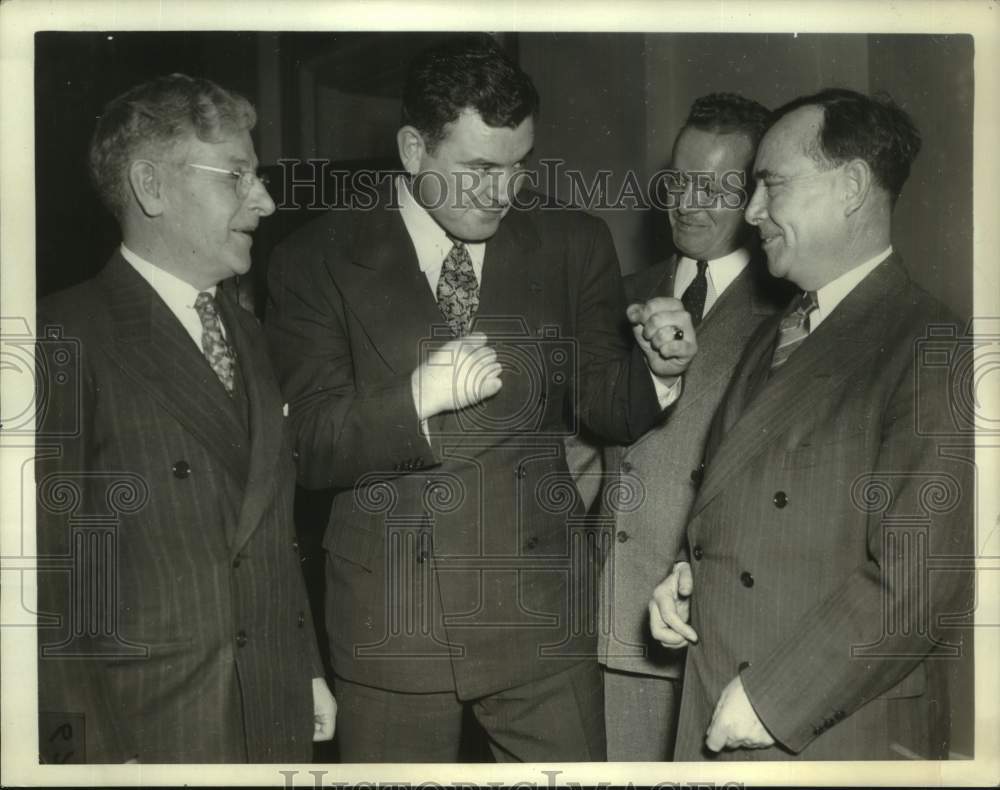 1940 Press Photo Jim Braddock with legislators in Washington D.C. - pix03866- Historic Images