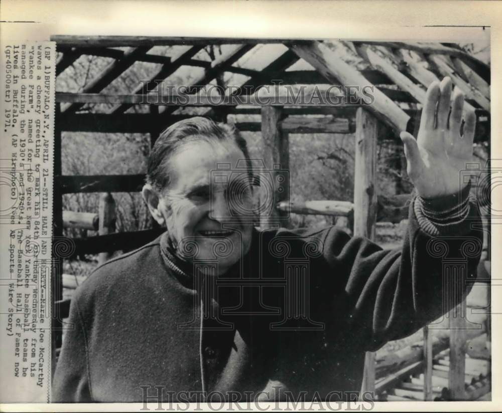 1971 Press Photo Baseball Hall of Famer Joe McCarthy waving, Yankee Farm, NY- Historic Images