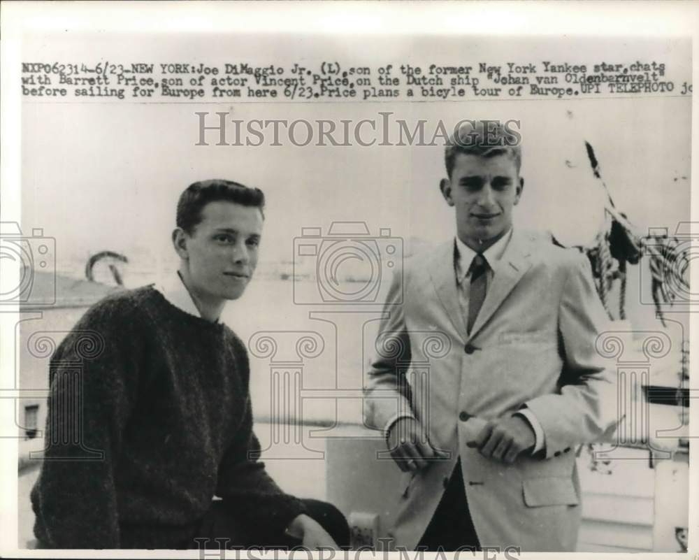 1958 Press Photo Joe DiMaggio Jr. chatting with Barrett Price on a ship, NY