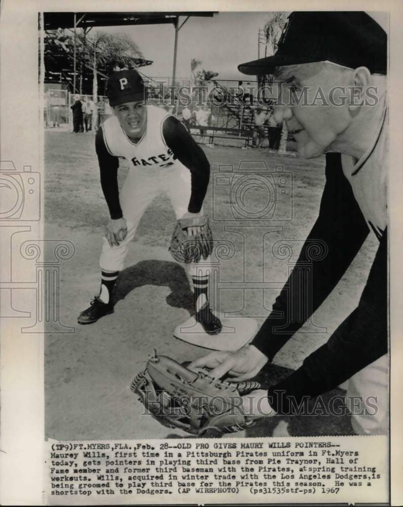 1967 Press Photo Pie Traynor &amp; Pirates&#39; Maury Wills, Spring training, Ft. Myers- Historic Images